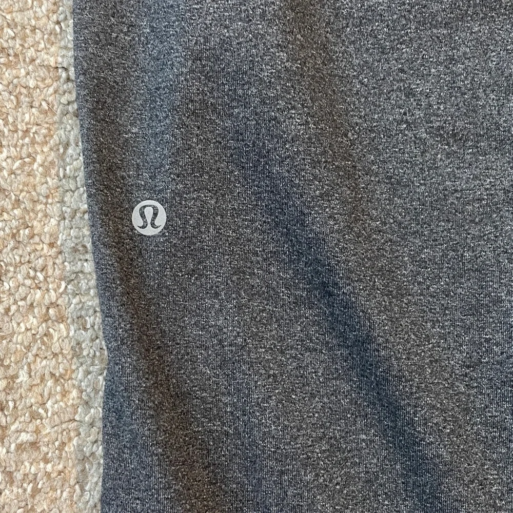 Men’s Lululemon Discipline Pant in charcoal grey. Size S.